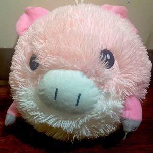 here’s about the item! It’s soft and fluffy and a pig it fells like a ball !🐷